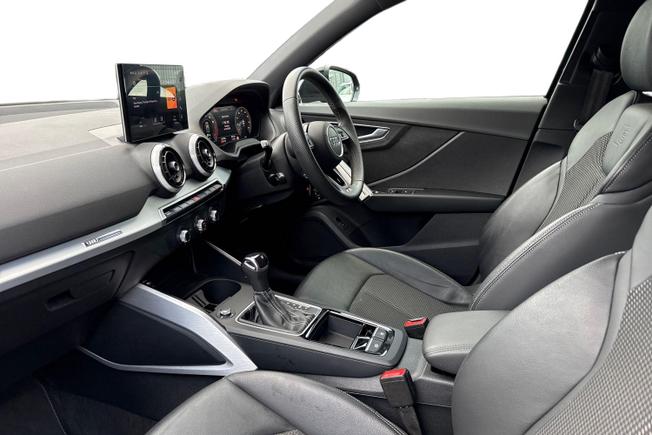 AUDI Q2 Photo 2