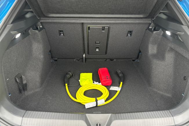 VOLKSWAGEN ID.4 Photo 12