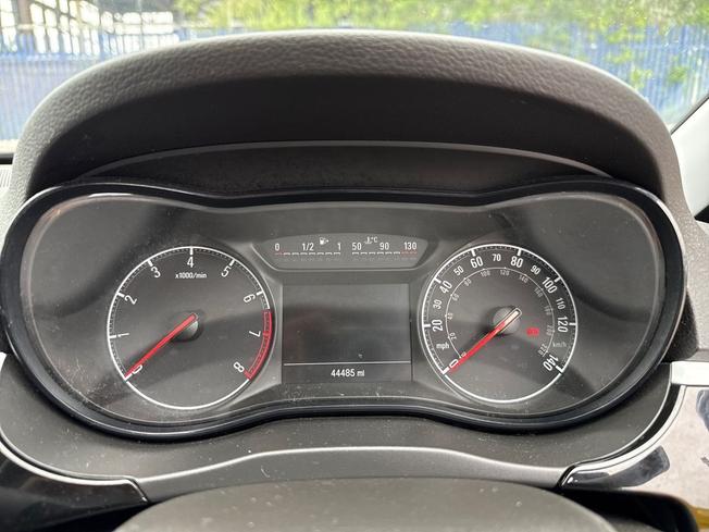 VAUXHALL Corsa Photo 15