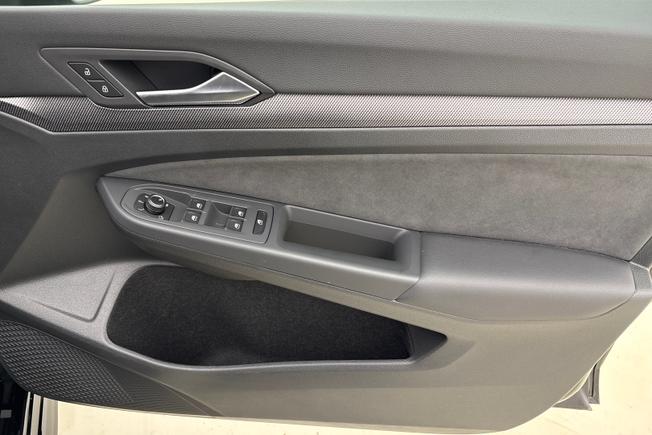 VOLKSWAGEN Golf Photo 24