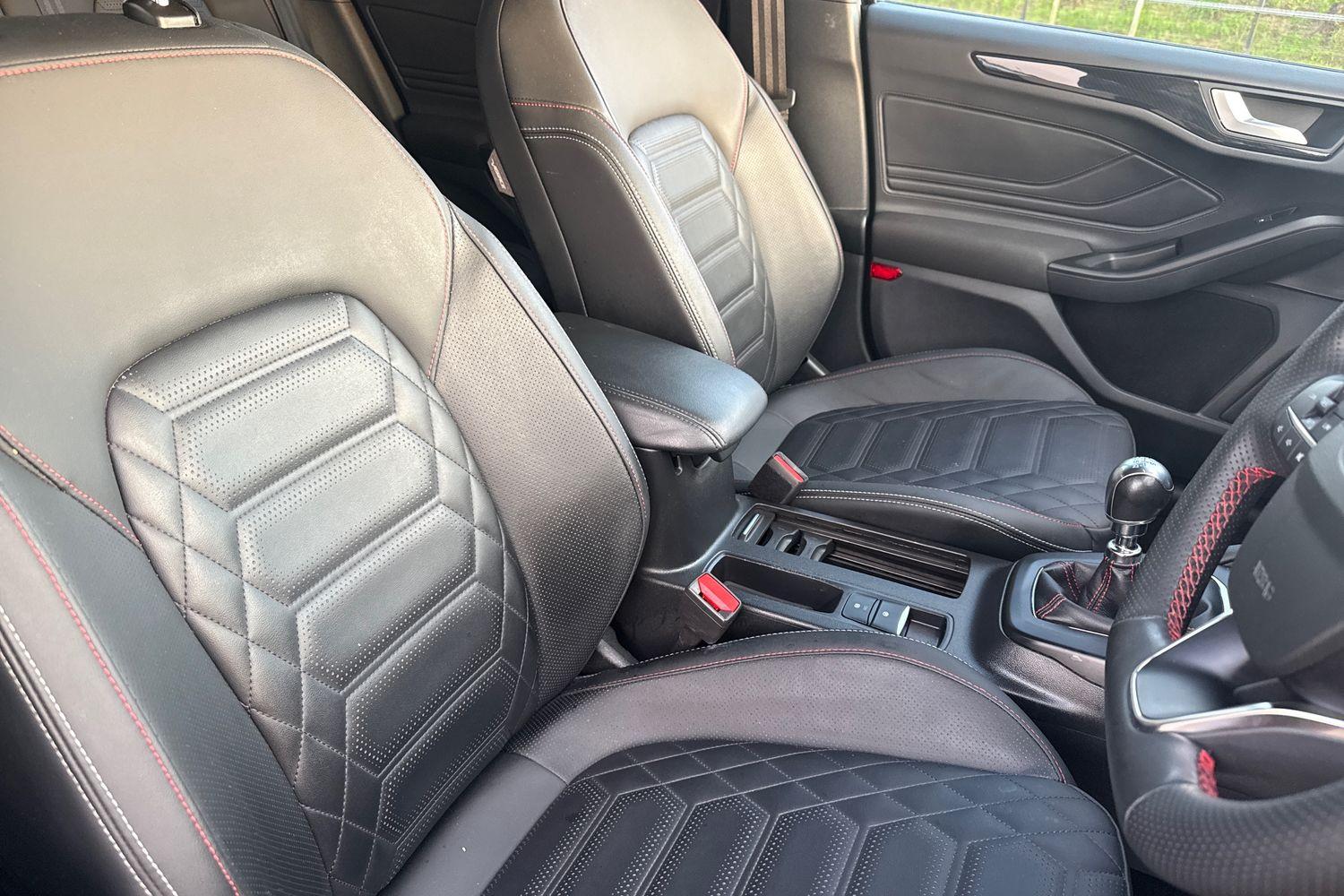 Ford FOCUS Photo 16
