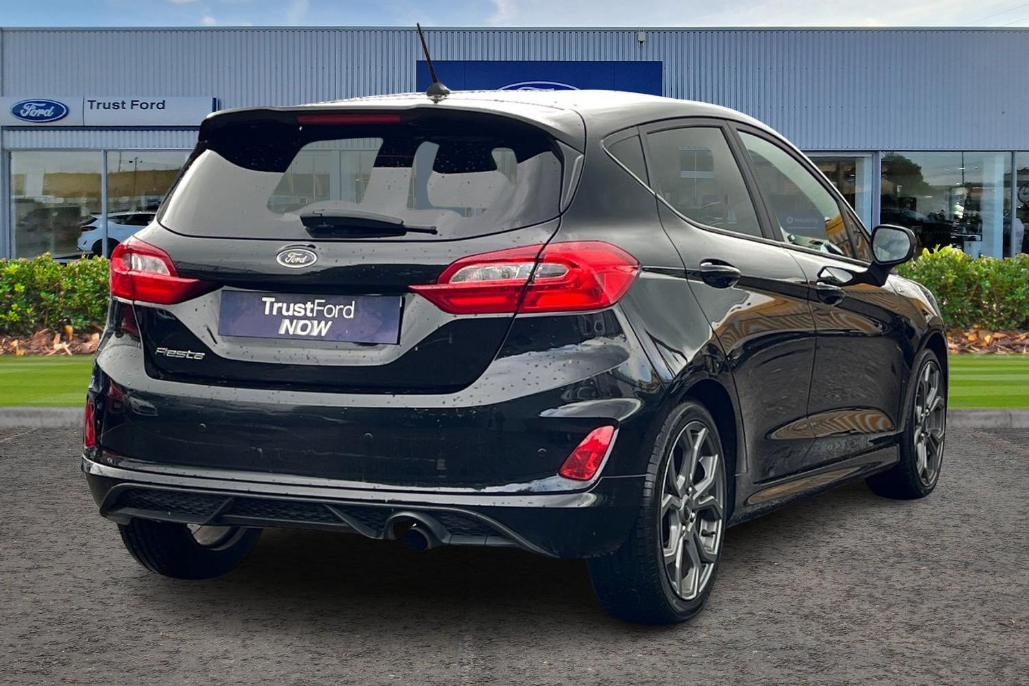 Ford FIESTA Photo 3