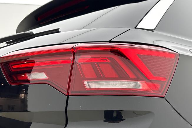 VOLKSWAGEN T-Roc Photo 18
