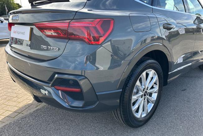 AUDI Q3 Photo 32