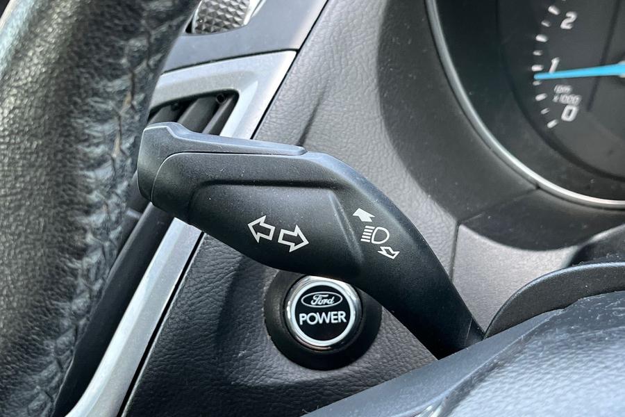 Ford FOCUS Photo autoimg-e10a79ca20507823b650a20615566dd903e275af.jpg