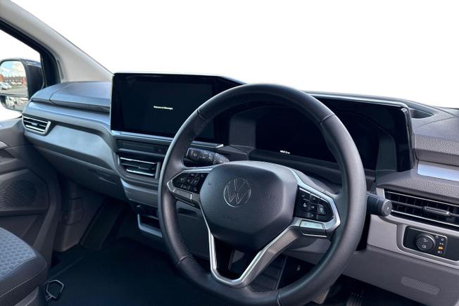 VOLKSWAGEN Transporter Shuttle Photo 10
