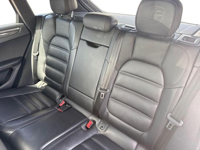 PORSCHE Macan Photo 9