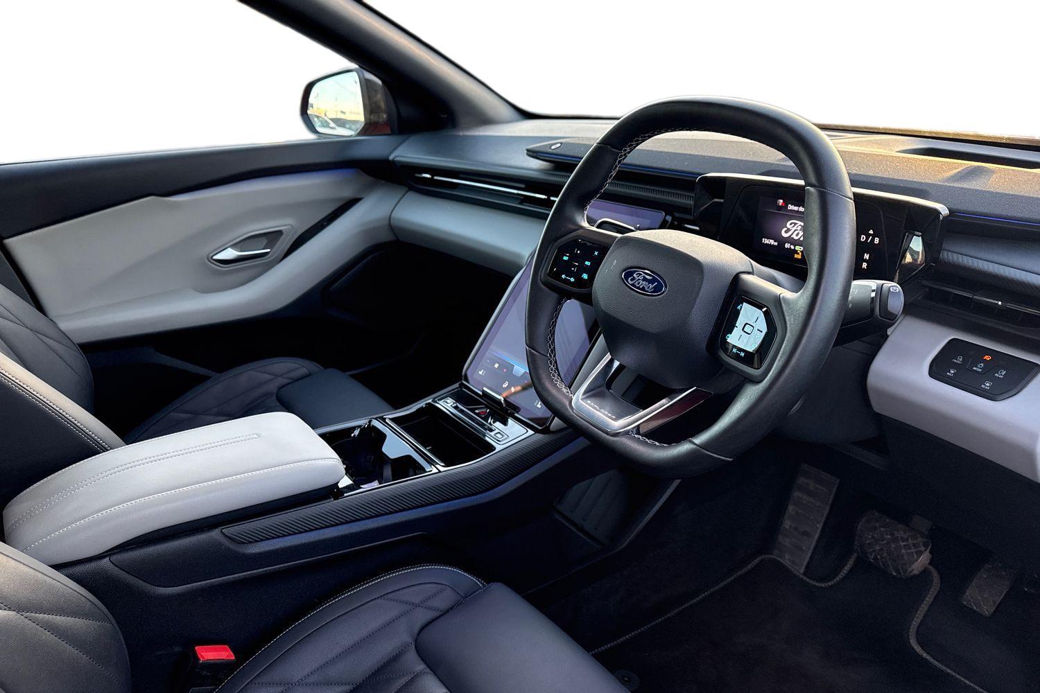 Ford Explorer Photo 8