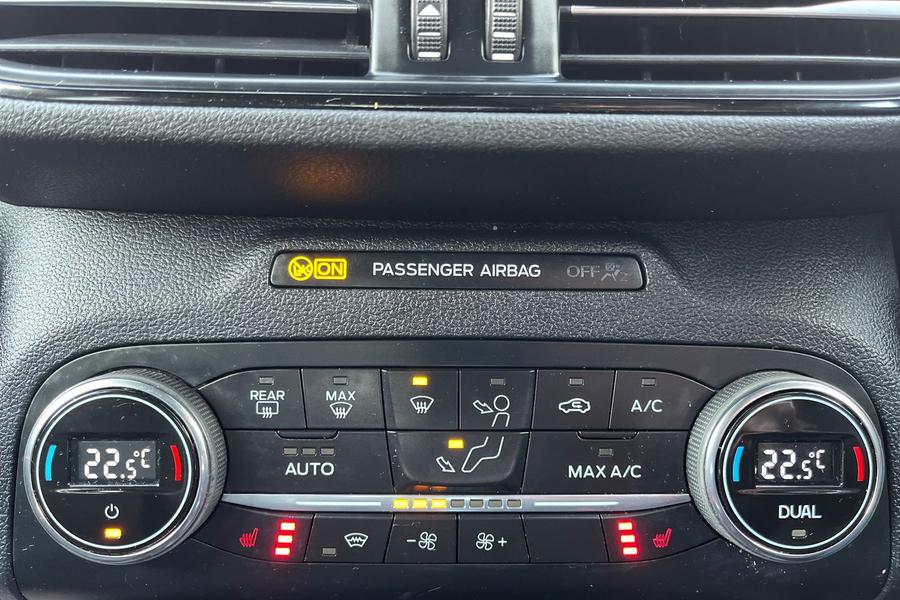Ford KUGA Photo autoimg-e112bab9572fe3ab9b6fc49df8ca9adac0b89d23.jpg