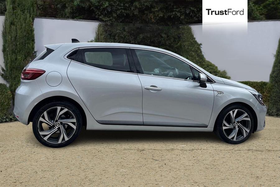 Renault CLIO Photo autoimg-e114f84e8b28e849b16f51c9a7ff2f241cde73e9.jpg