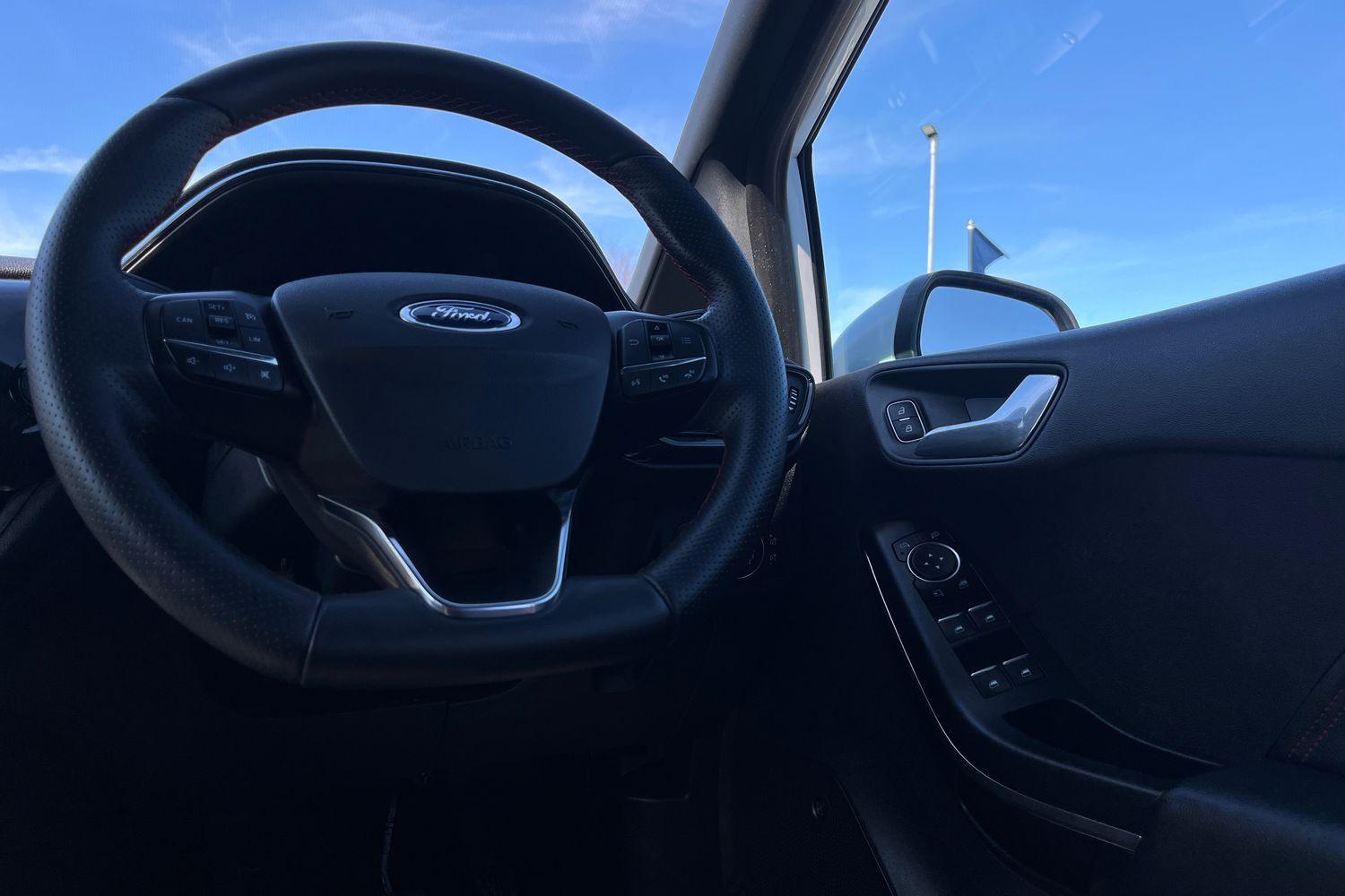 Ford FIESTA Photo 11