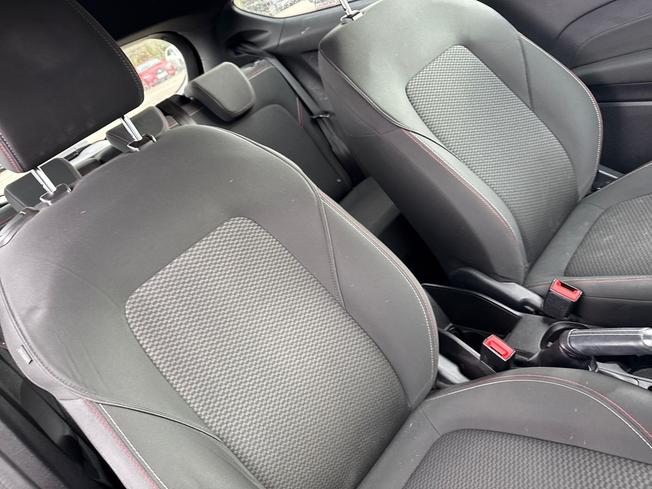 FORD Fiesta Photo 25