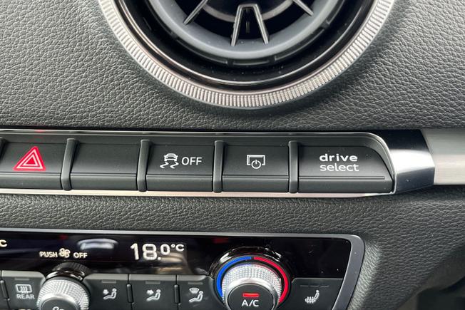 AUDI S3 Photo 36