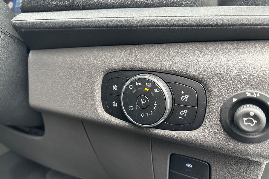 Ford TRANSIT Photo autoimg-e120e3a54894cc68e1d853b3e040f0f431b5c454.jpg