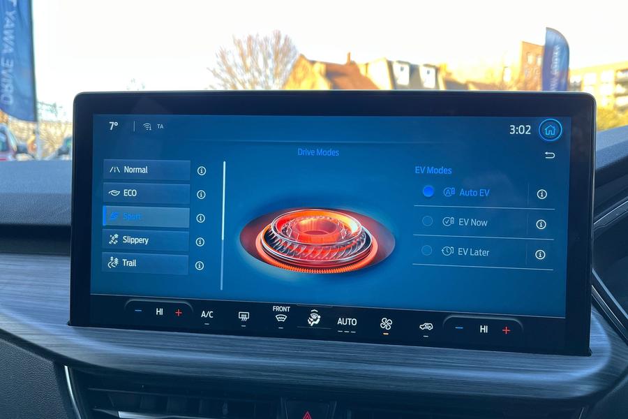 Ford KUGA Photo autoimg-e127c9535715582285411942c951209a7ac9d0b0.jpg