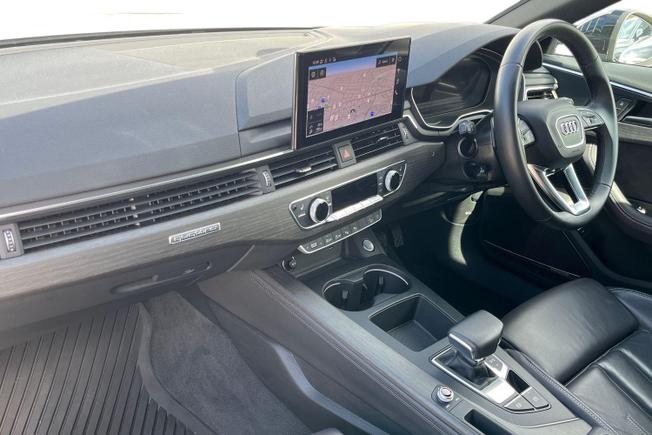 AUDI A4 Allroad Photo 2
