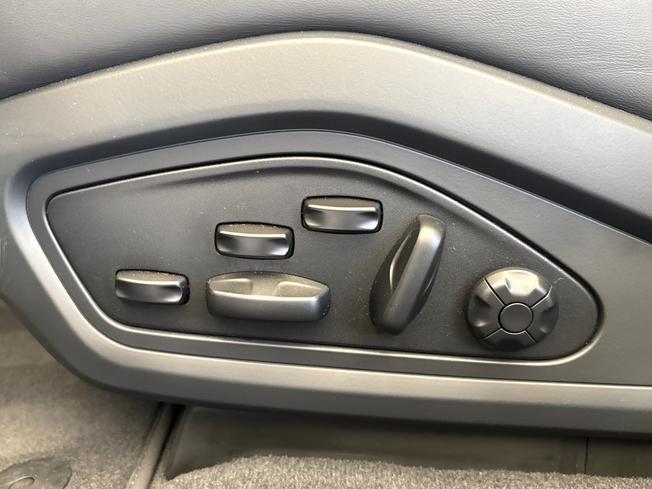 PORSCHE Taycan Photo 36