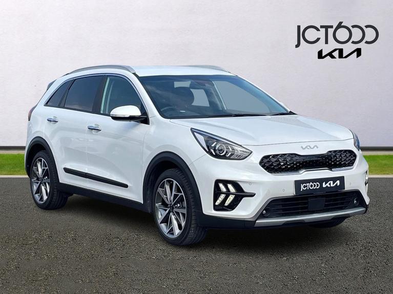 Used 2021 KIA Niro 1.6 GDi 3 SUV 5dr Petrol Hybrid DCT Euro 6 (s/s) (139 bhp) White at JCT600