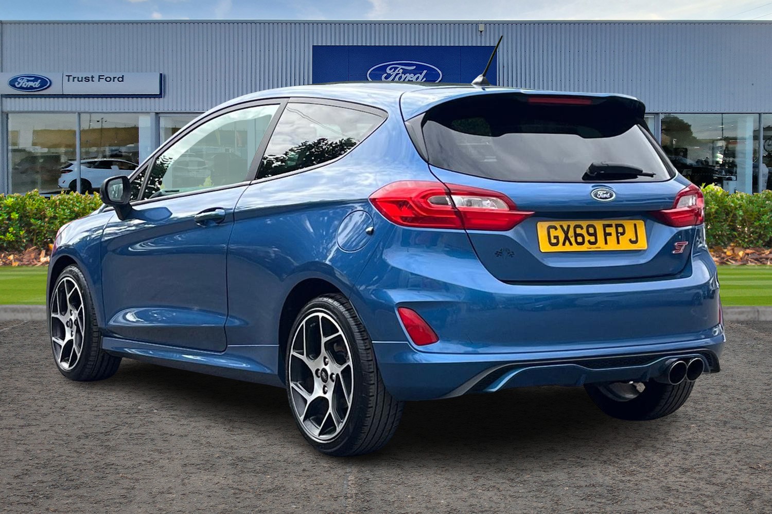 Ford FIESTA Photo 1