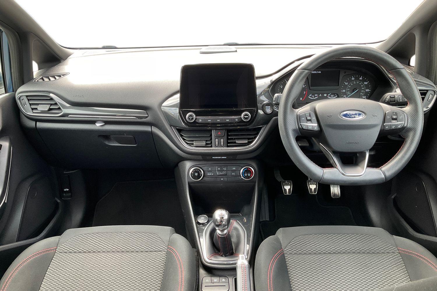 Ford FIESTA Photo 9