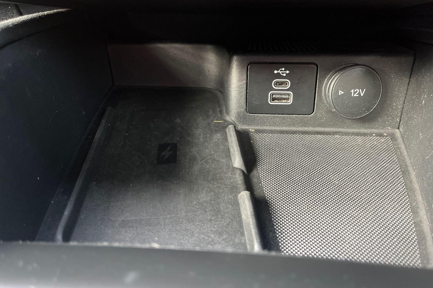 Ford KUGA Photo 29