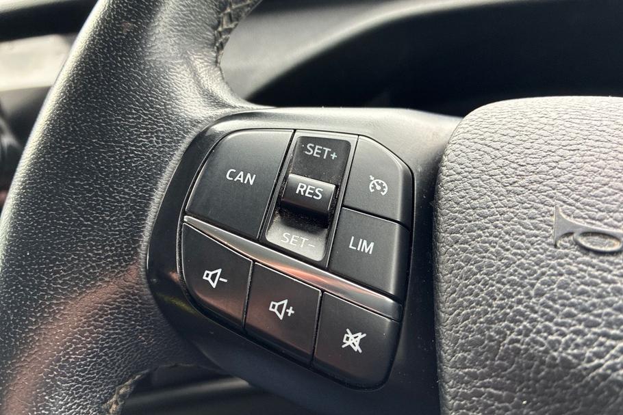 Used FORD TRANSIT CUSTOM SV71XDZ 15