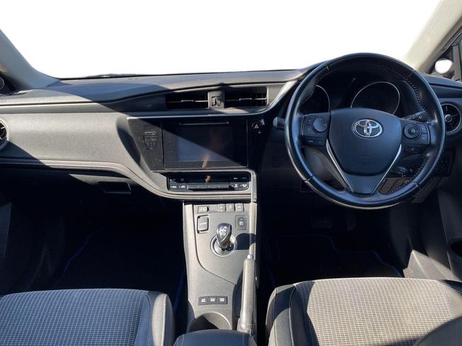 TOYOTA Auris Photo 10