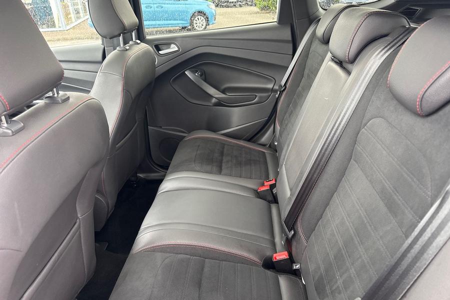 Ford KUGA Photo autoimg-e144e8058b791b1f342b51fd95b565a61247bc0e.jpg