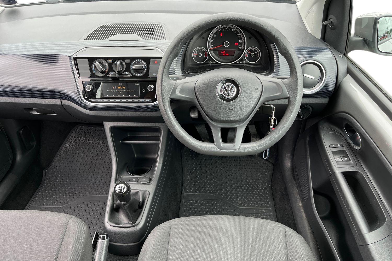 Volkswagen UP Photo 10