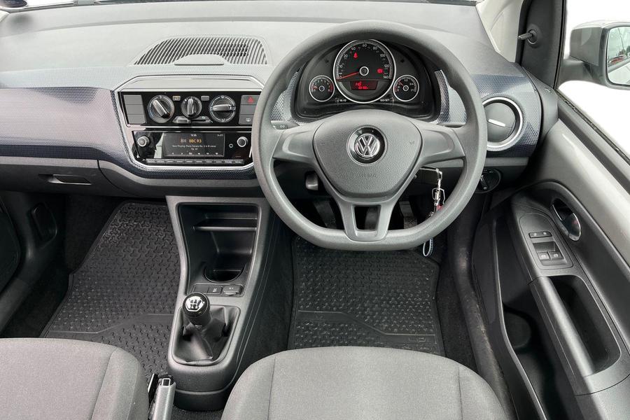 Volkswagen UP Photo autoimg-e14a290e5fe6f5a086ba4f67348f1f04575a4261.jpg