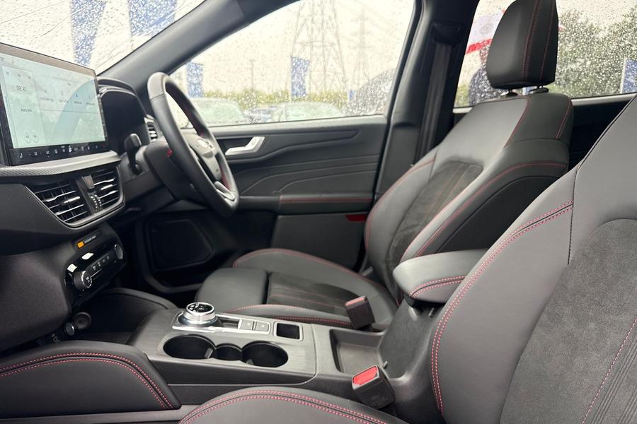 Ford KUGA Photo autoimg-e14a9be5a403f97ed00e23ac99afd16ff38936a7.jpg
