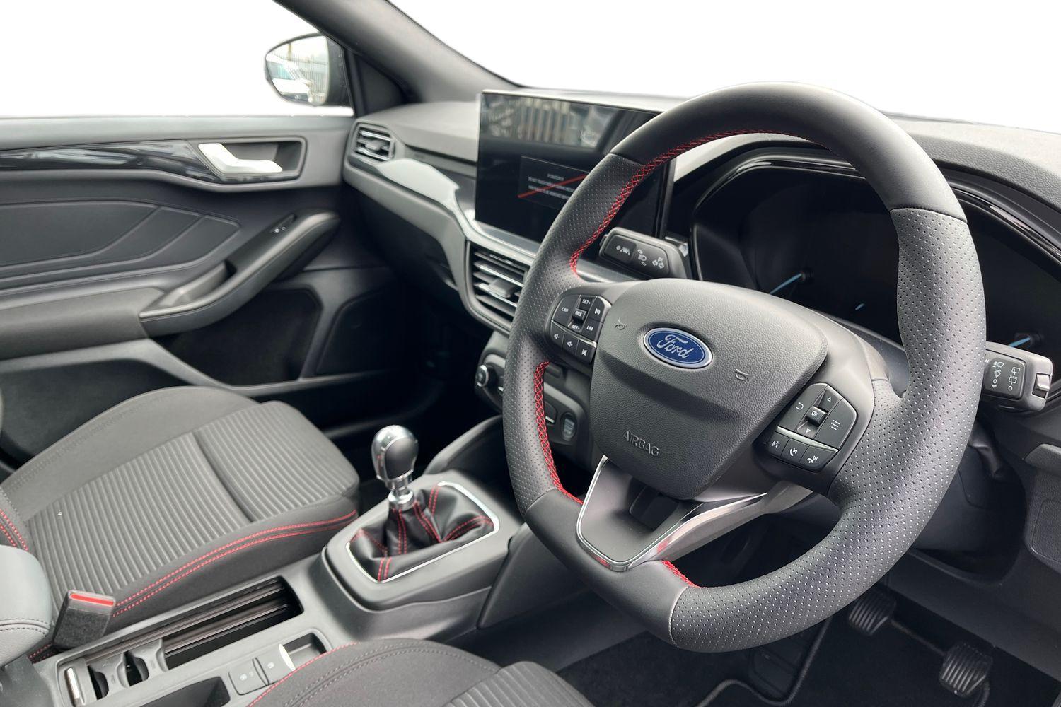 Ford FOCUS Photo 8