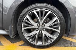 TOYOTA Yaris Photo 5