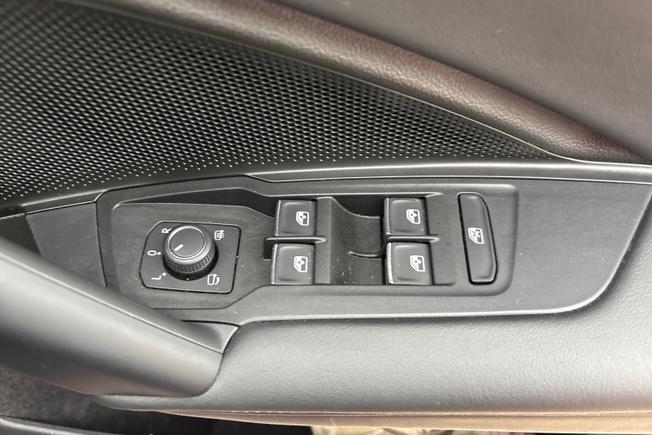 VOLKSWAGEN Tiguan Photo 30