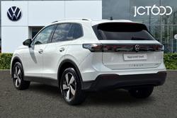 VOLKSWAGEN Tiguan Photo 3
