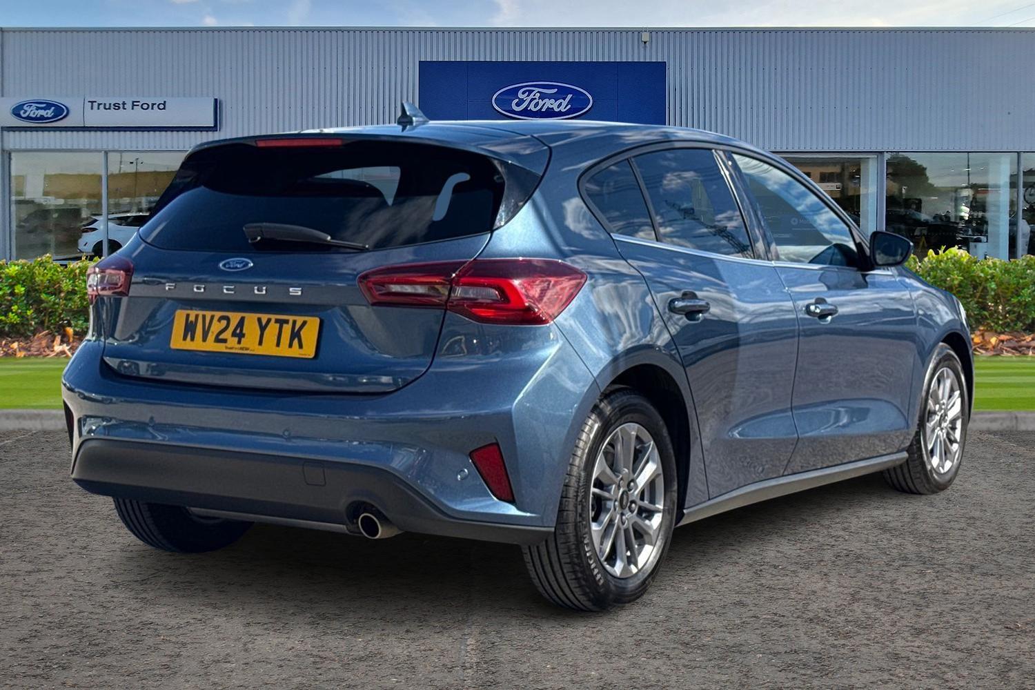 Ford FOCUS Photo 3