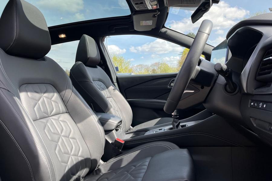 Nissan Qashqai Photo autoimg-e15158f5e23fbf29126ea3d4ef2b634867364913.jpg
