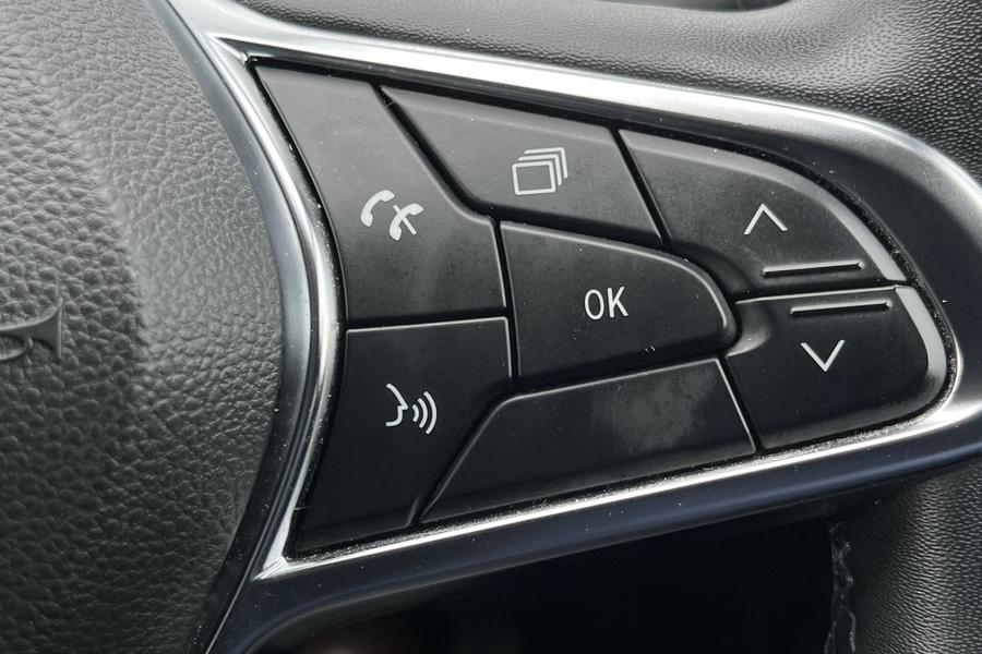 Renault Captur Photo autoimg-e151bd70cfc4d1eff1e41f5b391b394bfced8a21.jpg