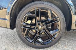 VOLKSWAGEN Tiguan Photo 5