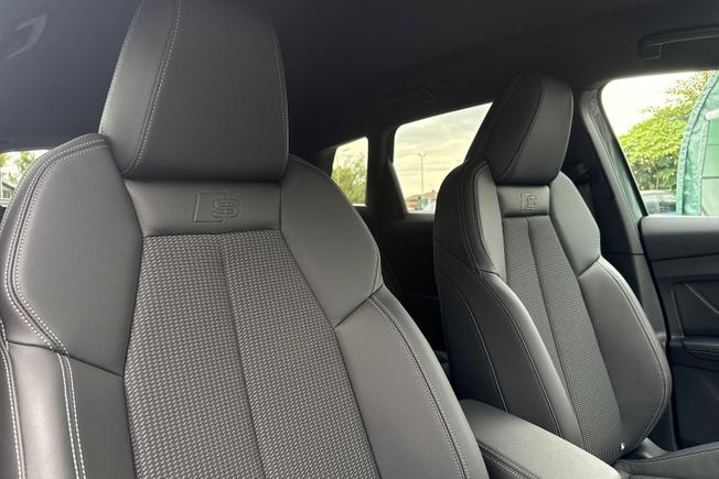 Audi Q4 E-Tron Photo 34