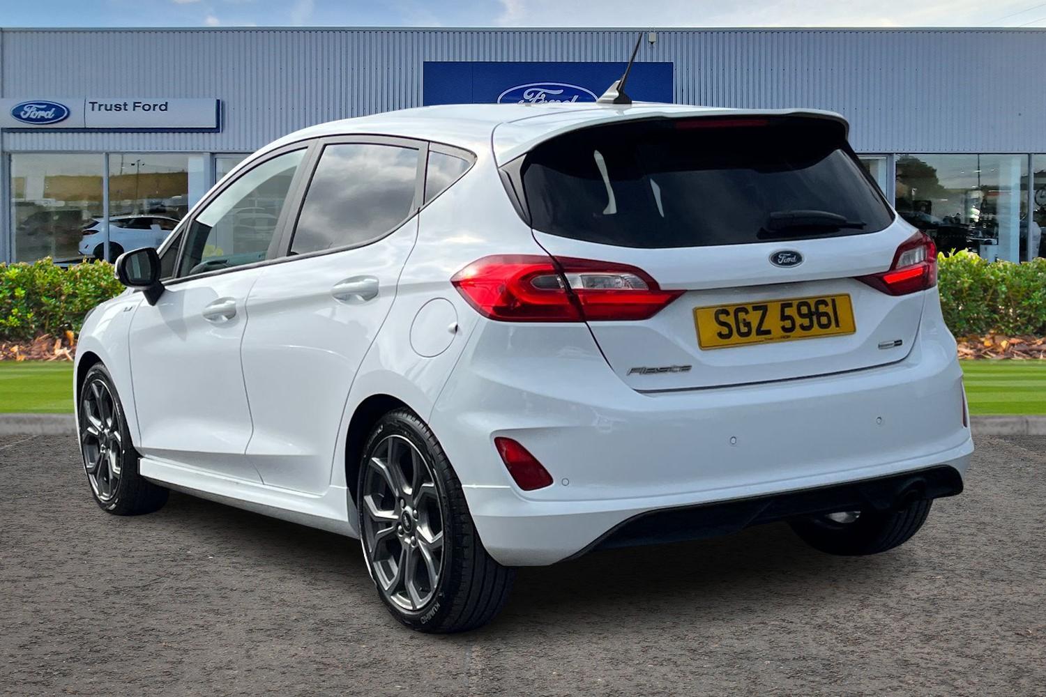 Ford FIESTA Photo 1