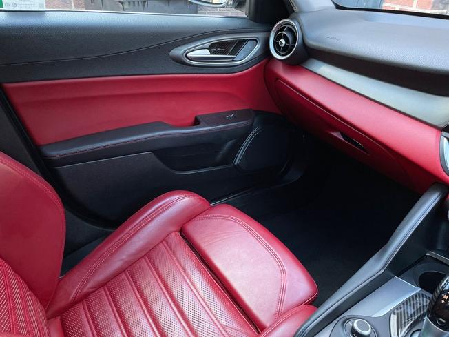 ALFA ROMEO Giulia Photo 55