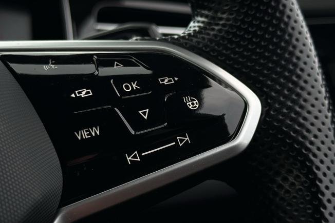 VOLKSWAGEN Touareg Photo 17