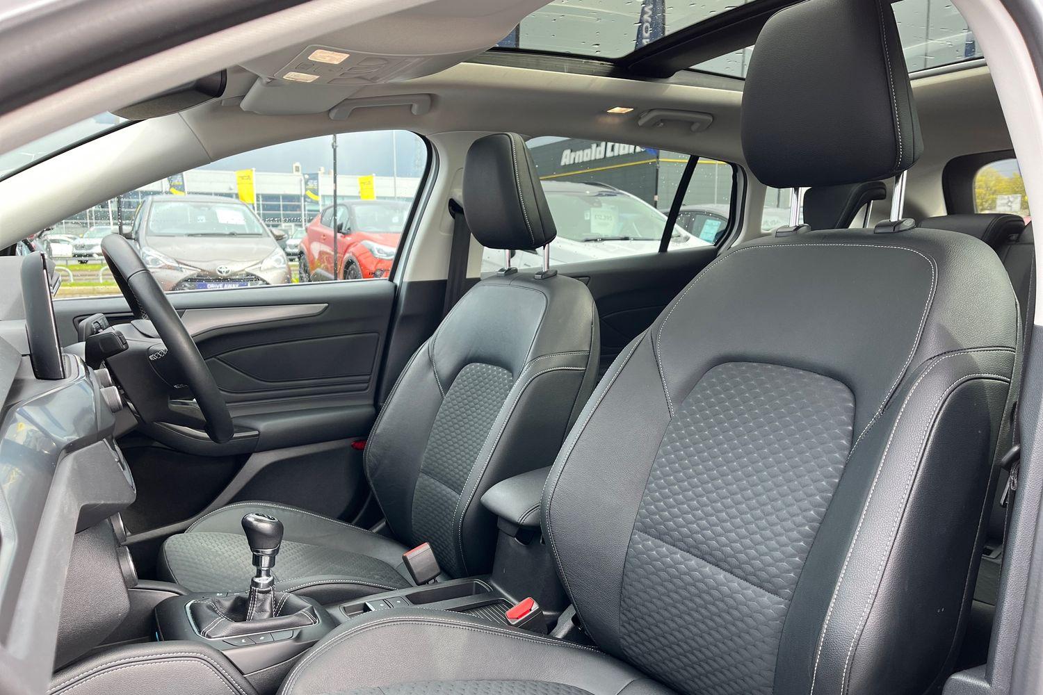 Ford Focus Photo 18