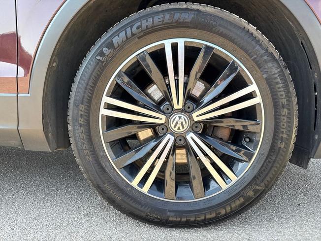 VOLKSWAGEN Tiguan Photo 5