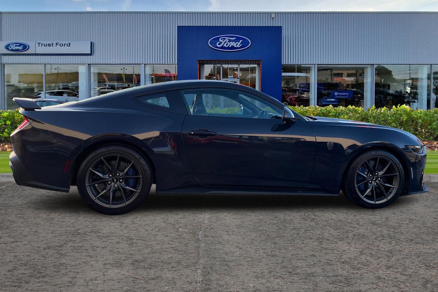 Ford MUSTANG Photo 2