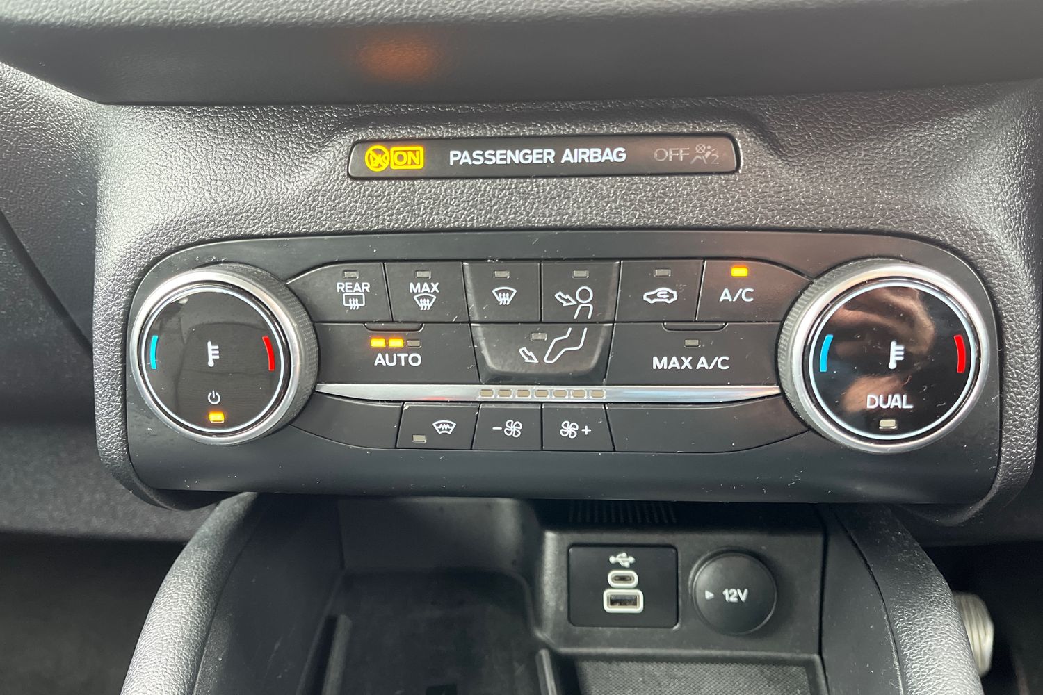 Ford KUGA Photo 22