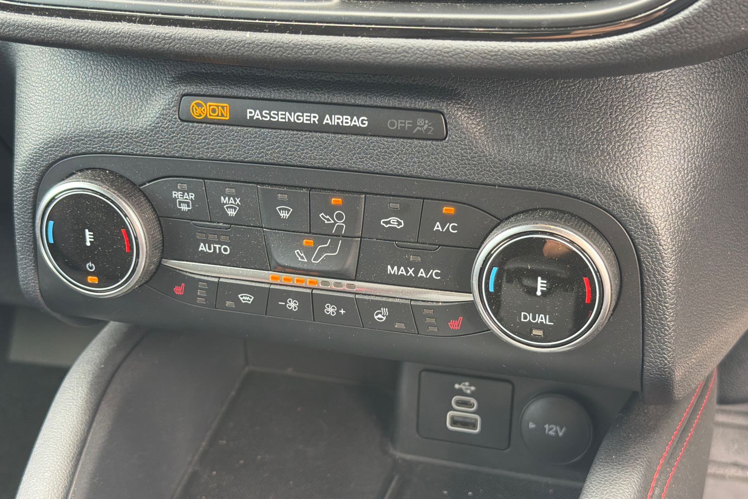 Ford Kuga Photo 34