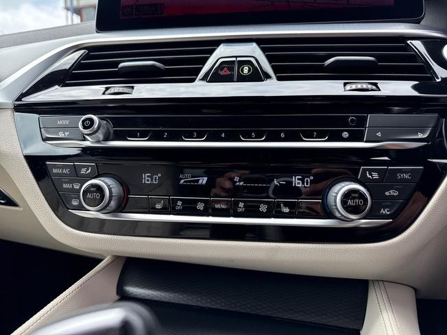 BMW 5 Series Photo 39