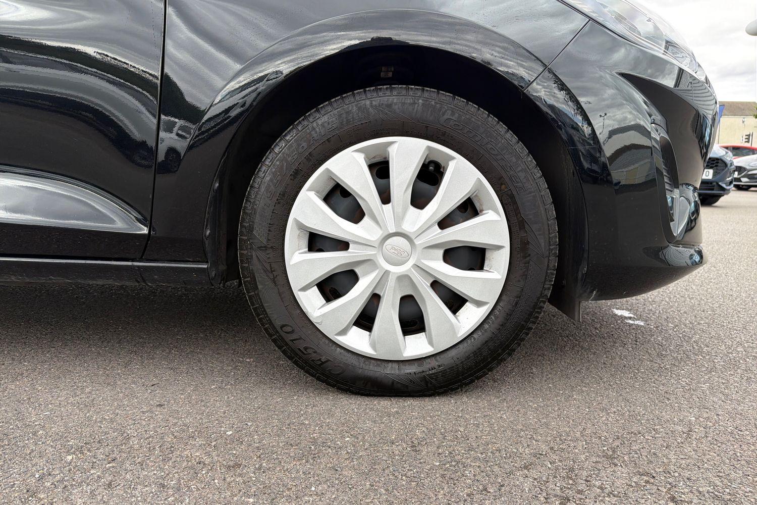 Ford FIESTA Photo 7